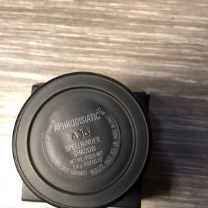 MAC Spellbinder magnetic eyeshadow